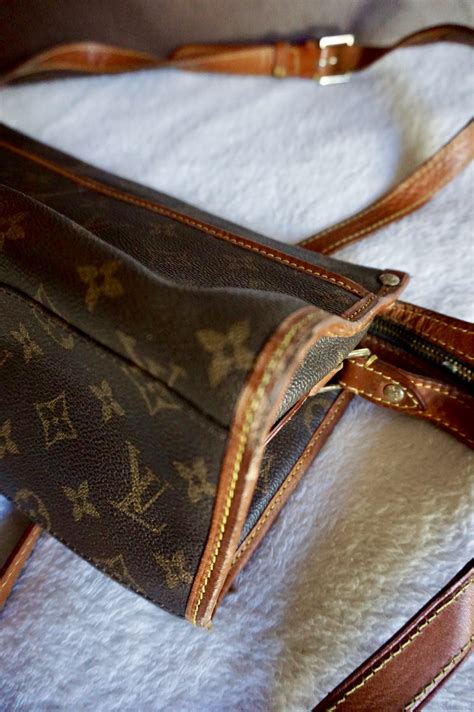 louis vuitton shoulder bag vintage